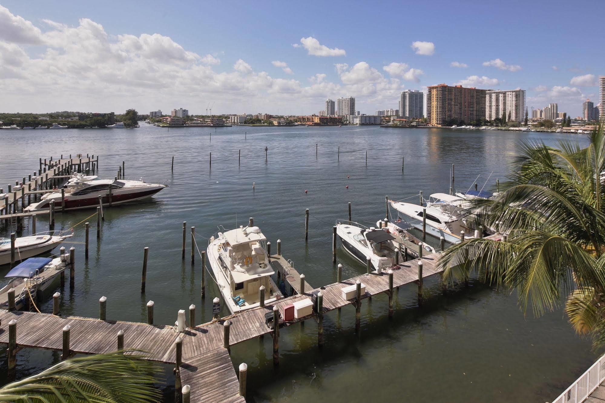 Miami Waterfront Apartments Sunny Isles Beach Exterior foto
